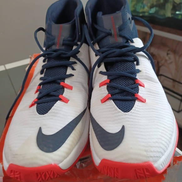 Nike Zoom Sneakers - Picture 7 of 10